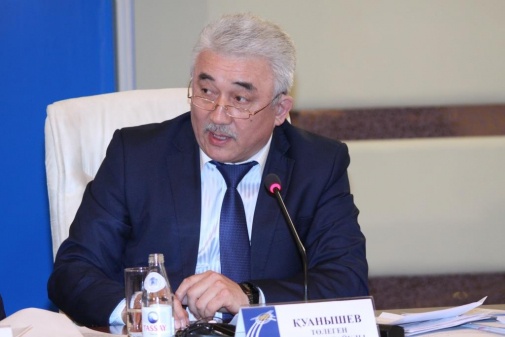 Төлеген Қуанышевтың «Із қалдырған белестер» атты кітабы жарық көрді