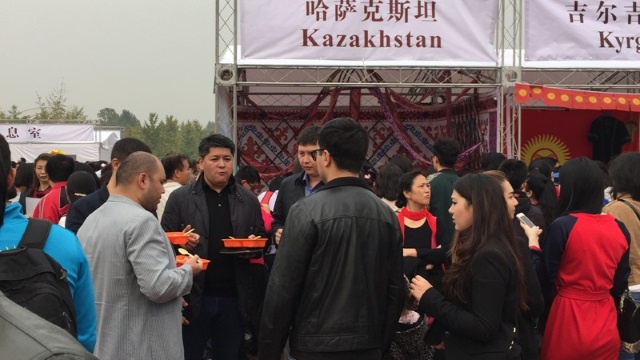 Казахстан представил свой национальный колорит на ярмарке в Пекине