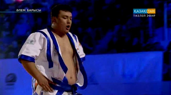 Тәжікстан палуаны ирандық спортшыны жеңді (ВИДЕО)