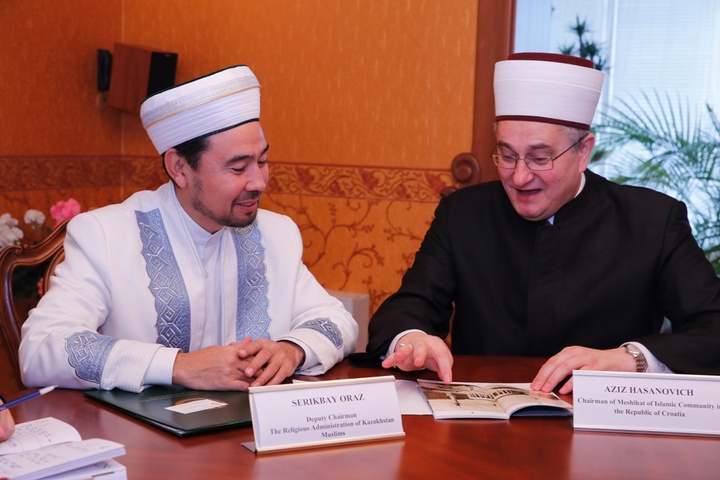 Хорватияның дін басшысы «Әзірет Сұлтан» мешітін аралады