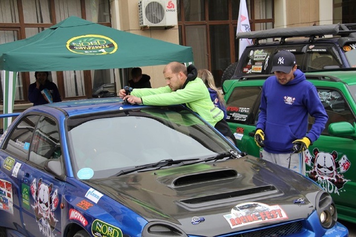 Шымкентте көлікті экстремалды мәнерлеп жүргізуден жарыс өтті