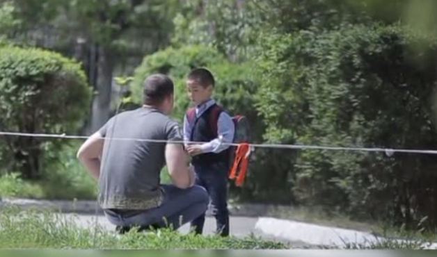 Экперимент: Талдықорғандық жастар бала ұрлығын ұйымдастырмақ болды (БЕЙНЕРОЛИК)