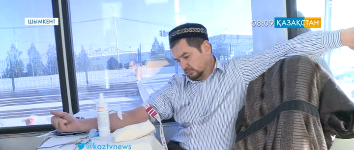 Шымкентские имамы сдали кровь