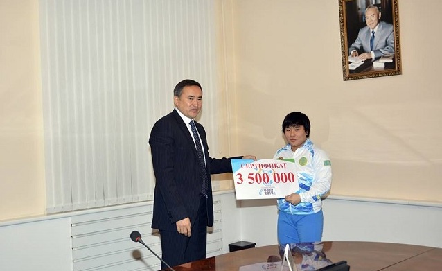 Оңтүстік Қазақстан облысының әкімі Жазира Жаппарқұлды марапаттады