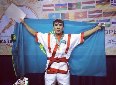 Ғалымжан Әбдірахманов Қазақ күресінен Әлем  чемпионы атанды