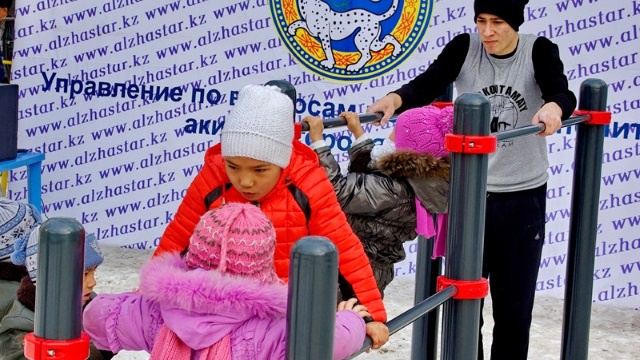 В Алматы открыли первую спортивную площадку «Street Workout»