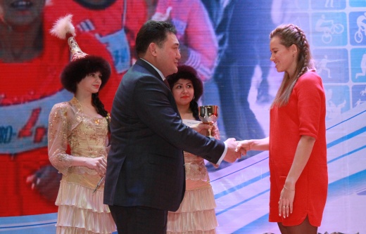 Павлодар қаласының әкімі Болат Бақауов үздік спортшыларды марапаттады