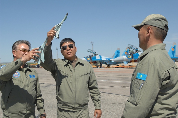 Әскери ұшқыштар Жеңістің 70 жылдығына дайындықты бастады