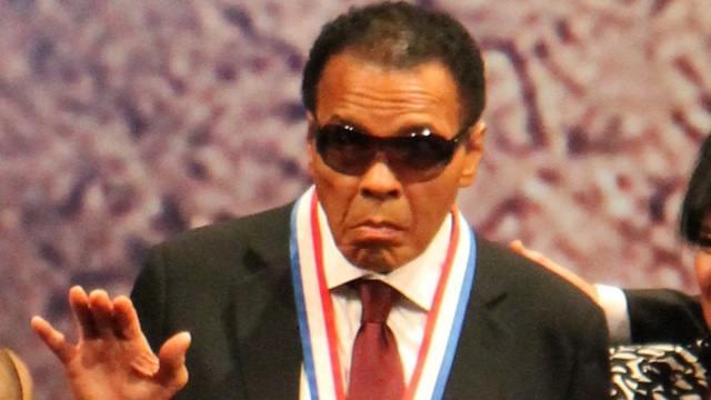 Мохаммеда Али выписали из больницы накануне дня рождения