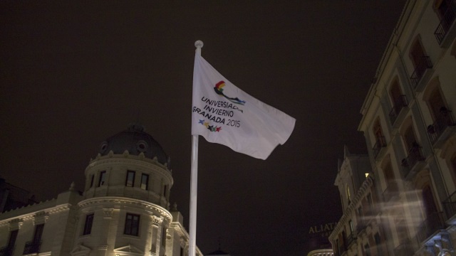 Казахстанская делегация приняла флаг Универсиады из рук президента FISU