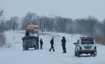 В Карагандинской области из-за гололеда закрыто движение по автотрассе