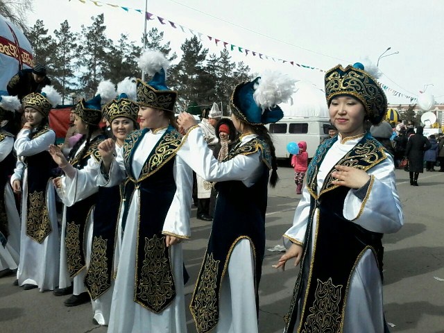 Павлодарда 1,5 тонна Наурыз көже, 2,5 тонна бауырсақ әзірленді