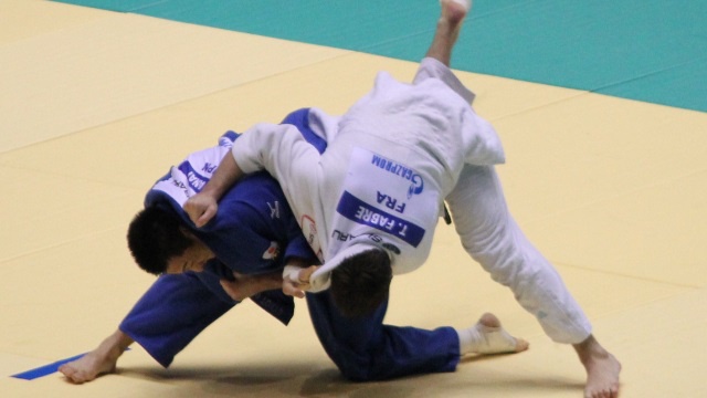 Казахстанские дзюдоисты завоевывают медали в Твери