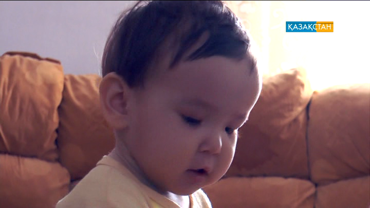 Сирек кездесетін дертке шалдыққан сәби