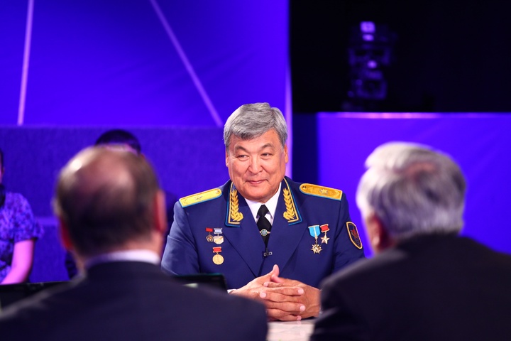 Гиннестің рекордтар кітабына енген ұшқыш-ғарышкер Тоқтар Әубәкіров «Қазақстан» телеарнасында