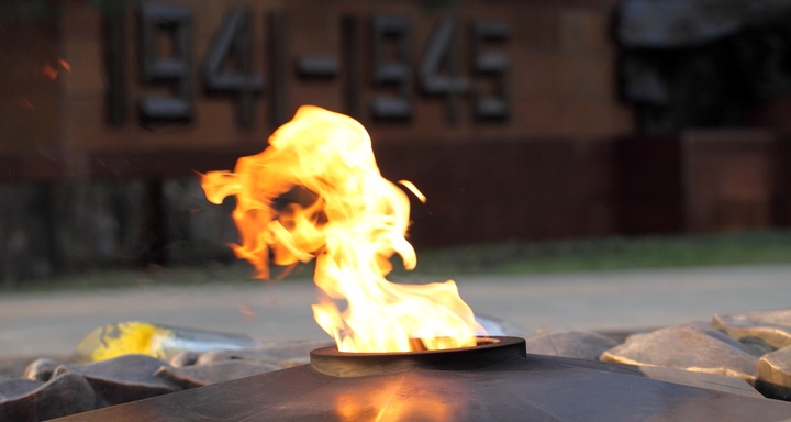 Алматыда Мәңгілік алауға гүл шоқтарын қою рәсімі өтеді