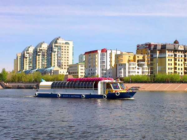 Есіл өзенінде кеме жүзу маусымы ашылды