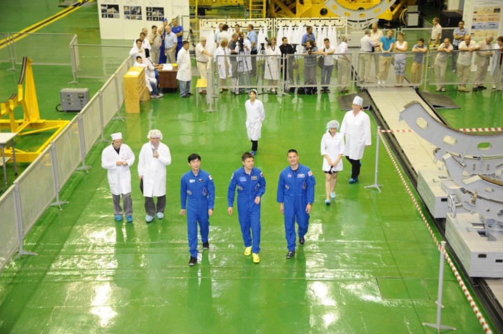 На Байконуре к старту на МКС готовится экипаж корабля «Союз ТМА-17М