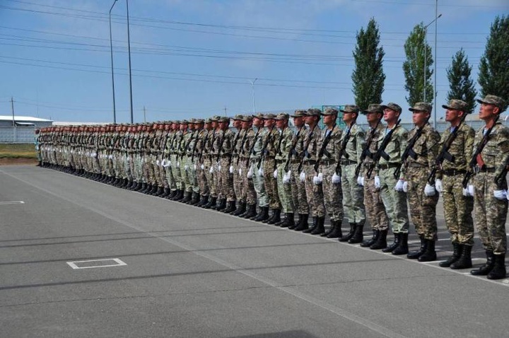 Казахстанских военных пригласили на парад в Китай