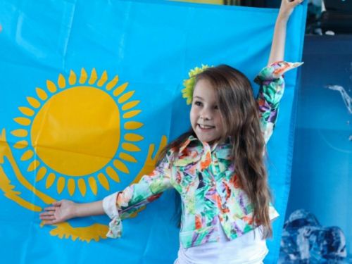 Данэлия Тулешова набрала максимальный балл в первый день «Детской Новой волны»