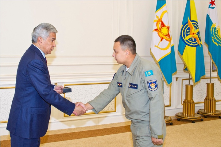 ҚР Қорғаныс министрі Халықаралық армия ойындары-2015 қатысушыларын марапаттады