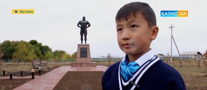 9 жасар Әмір Әнуарұлы 550 рет кеудесін жерден көтеру әдісін жасаған 