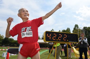 105 жасар жапондық 100 метр қашықтыққа жүгіруден рекорд орнатты