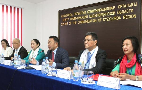 Шетелдік қандастар Сыр елінің зиялы қауым өкілдерімен кездесті