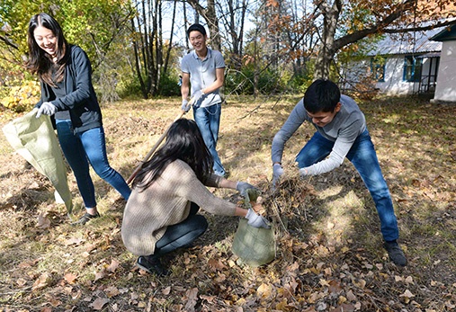 Свыше 240 тысяч алматинцев приняли участие в общегородском субботнике