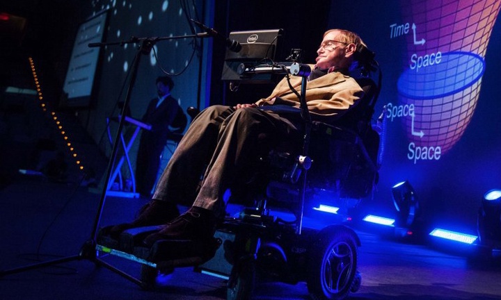 Стивен Хокинг: искусственный разум станет лучшим или худшим изобретением человечества