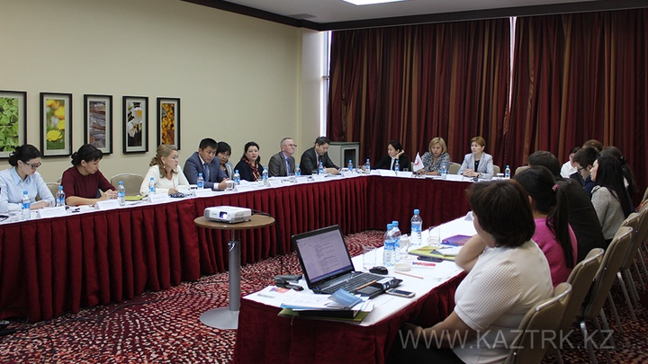 Астанада үй қызметкерлерінің еңбек нарығындағы жағдайы мен құқықтары талқыланды