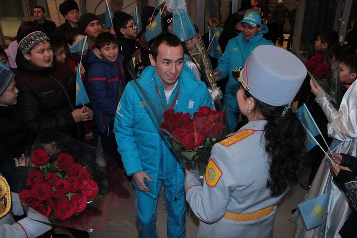 Қарағандыда самбодан Әлем чемпионы Бейімбет Қанжановты қарсы алды (ФОТО)