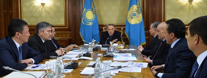 Мемлекет басшысы мұнай және газ саласын дамыту мәселелері жөнінде кеңес өткізді