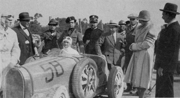 107 лет назад 11 января в Нью-Йорке стартовала первая в мире женская автогонка