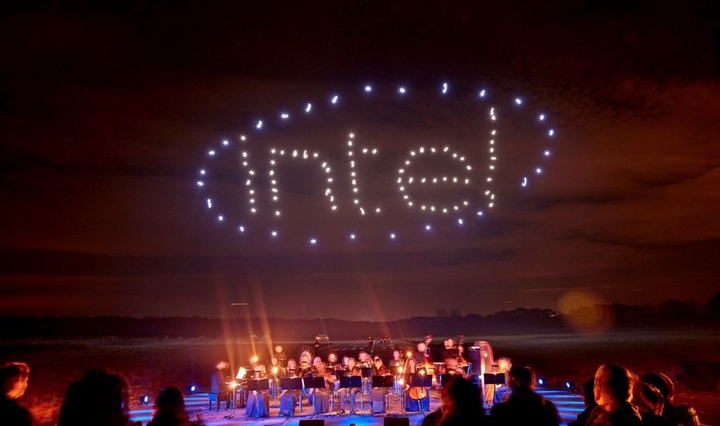 «Intel» компаниясы 100 дронның көмегімен шоу ұйымдастырды (ВИДЕО)