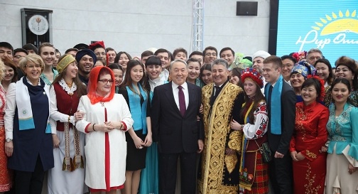 Елбасы қазақстандықтарды Алғыс айту күнімен құттықтады