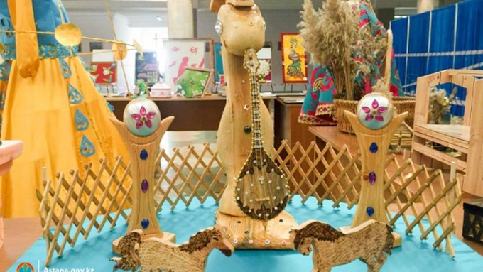 Астанадағы М.Өтемісұлы атындағы Оқушылар сарайында балалар шығармашылығының көрмесі өтті