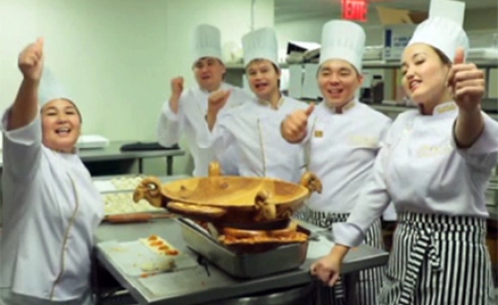 Нью-Йорк қаласының тұрғындарына қазақтың ұлттық тағамдары тарту етілді 