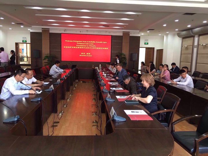 ҚазАТУ дың үздік түлегі Қытай Халық Республикасының мемлекеттік грантын жеңіп алды