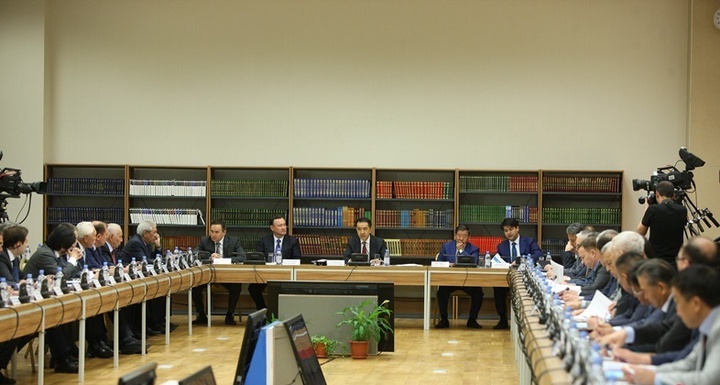 Иностранцы не пользуются правом аренды земли на 25 лет - министр А.Мырзахметов