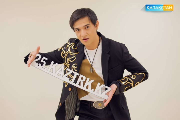 Әнші Ерболат Құдайбергенов «Тәуелсіздікке 25 ән» музыкалық жобасын қолдайды