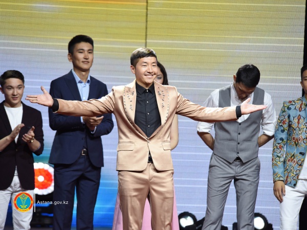 Парасат Отан «Жас қанат-2016» байқауының жеңімпазы атанды