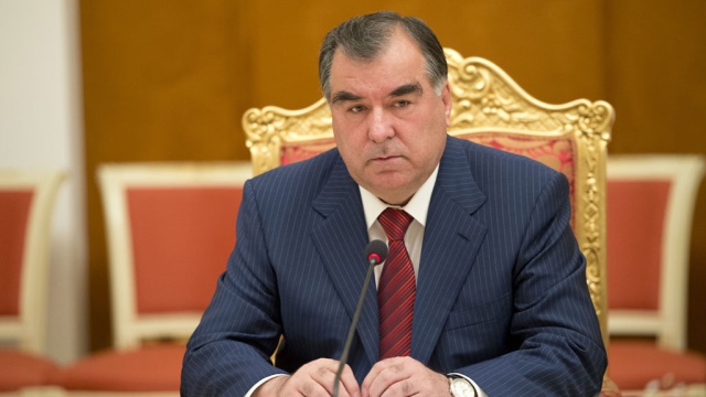 Тәжікстан халқы Э. Рахмонның елді өмір бойы басқаруына дауыс берді