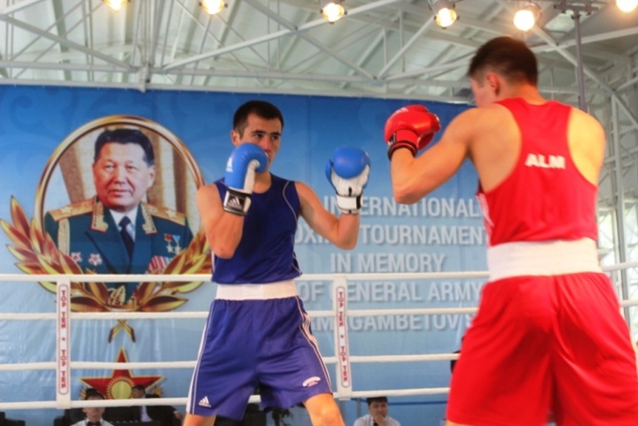 Алматыда С.Нұрмағамбетовті еске алу құрметіне орай бокстан халықаралық жарыс өтіп жатыр (ФОТО)