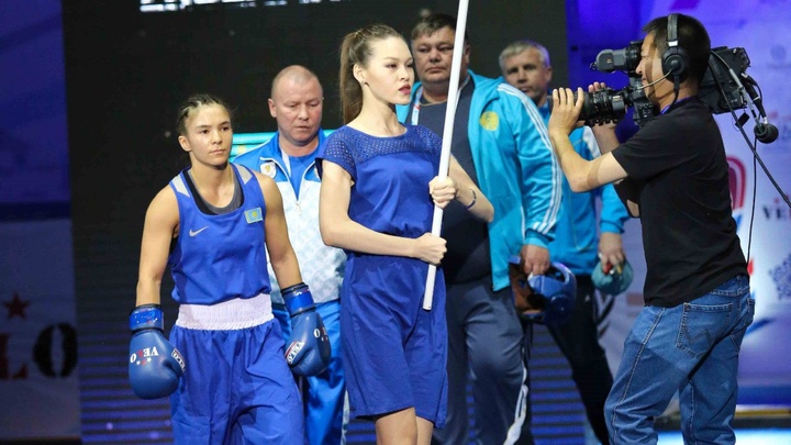 Дина Жоламан бокстан қыздар арасындағы Әлем чемпионатының финалына шықты (ВИДЕО)
