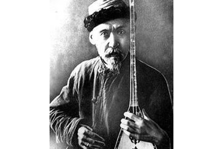 Бүгін - әнші, ақын Естай Беркімбайұлының туған күні 