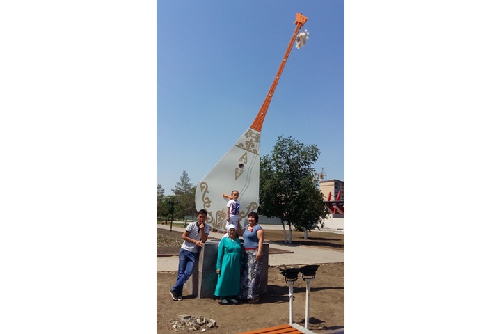 Ақтөбеде биіктігі 6 метрден асатын «Домбыра ескерткіші» орнатылды