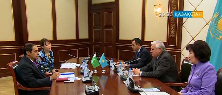 Мәжіліс төрағасы Пәкістанның Қазақстандағы Елшісімен кездесті