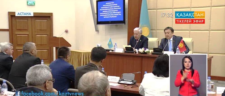 Мәжіліс төрағасы Қабиболла Жақыпов Жогорку кенеш төрағасы Асылбек Жээнбековпен кездесті