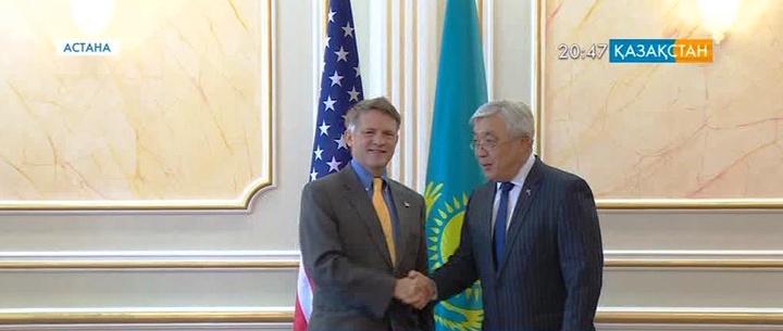 Сыртқы Істер Министрі Ерлан Ыдырысов АҚШ Мемлекеттік хатшысының көмекшісі Томас Кантрименмен кездесті